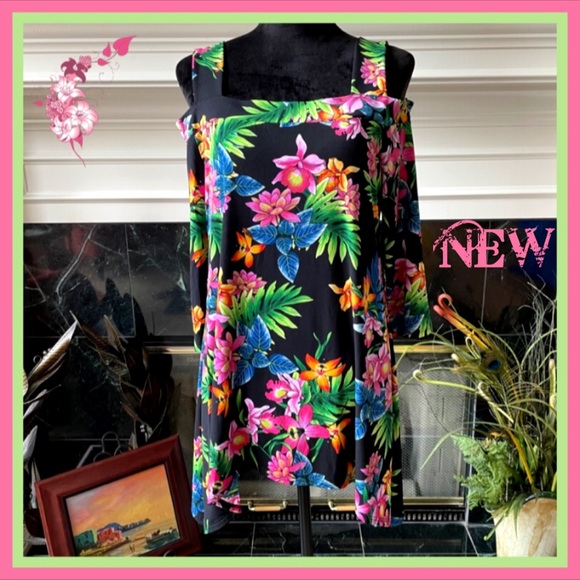 cha cha vente Tops - NWT BRIGHT FLORAL ISLAND TOP